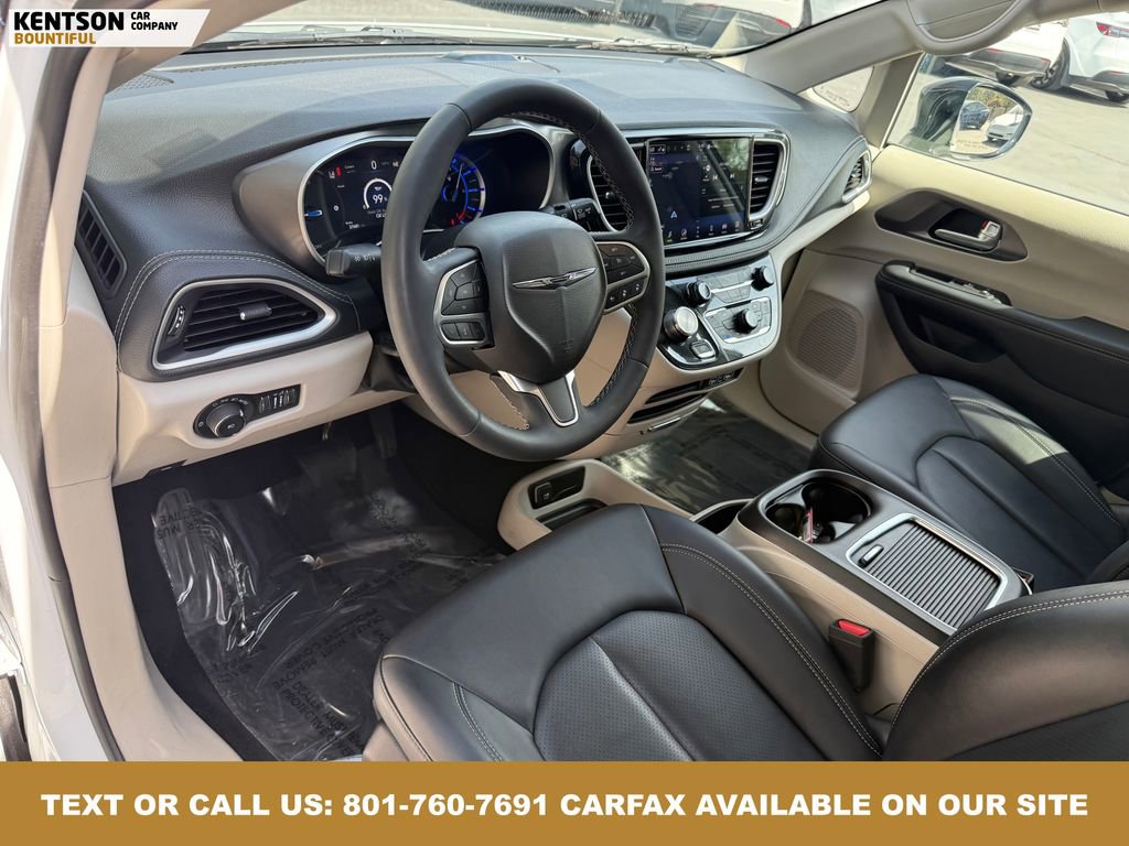 Used 2024 Chrysler Pacifica Select image 28