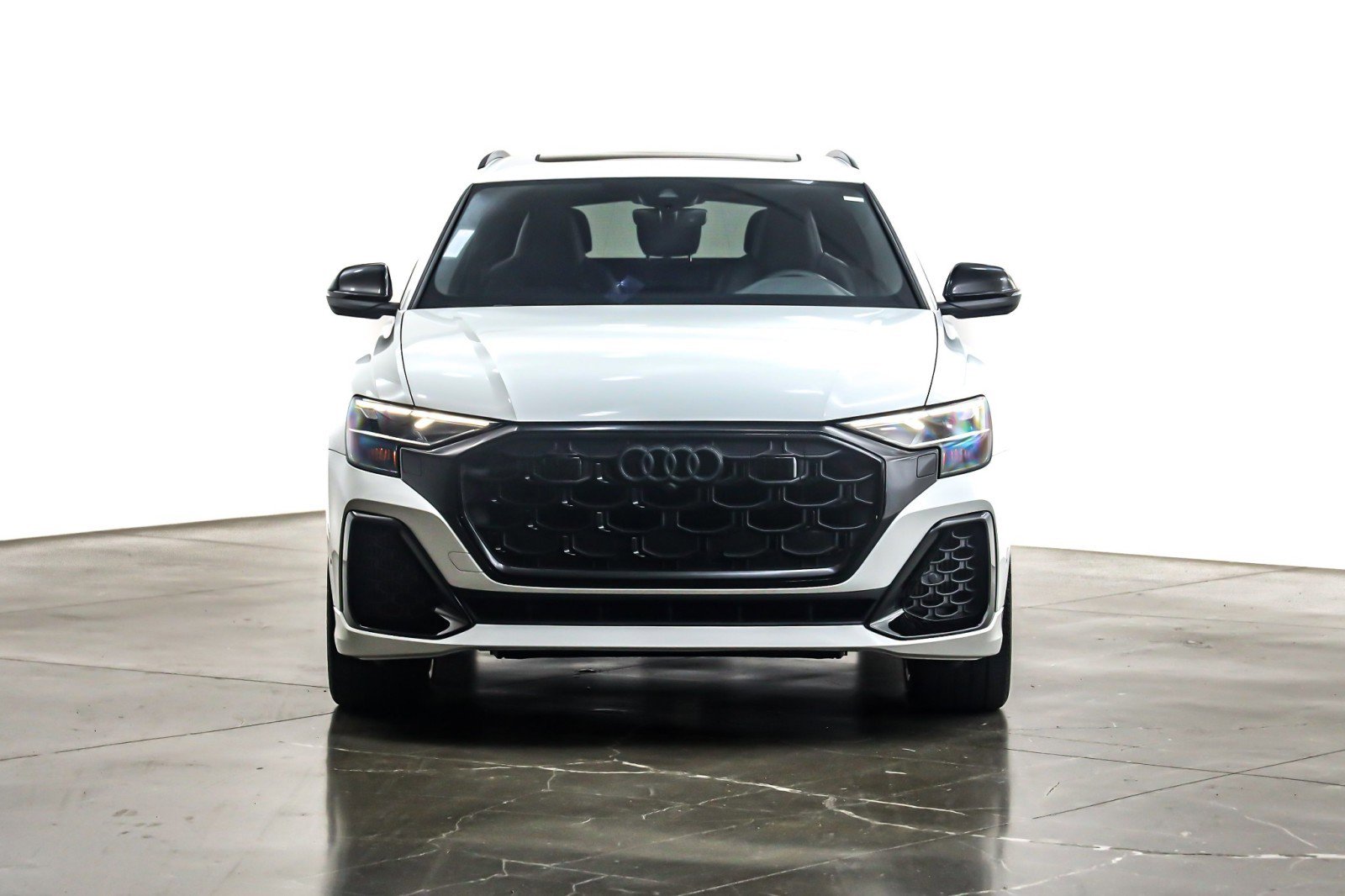 Used 2024 Audi SQ8 Premium Plus w/ Executive Package image 4