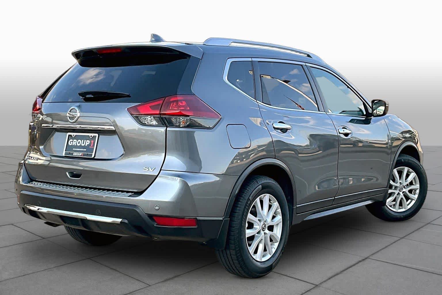 Used 2019 Nissan Rogue SV FWD image 12