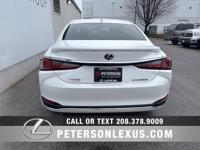 Used 2022 Lexus ES 300h w/ Accessory Package 2 image 4