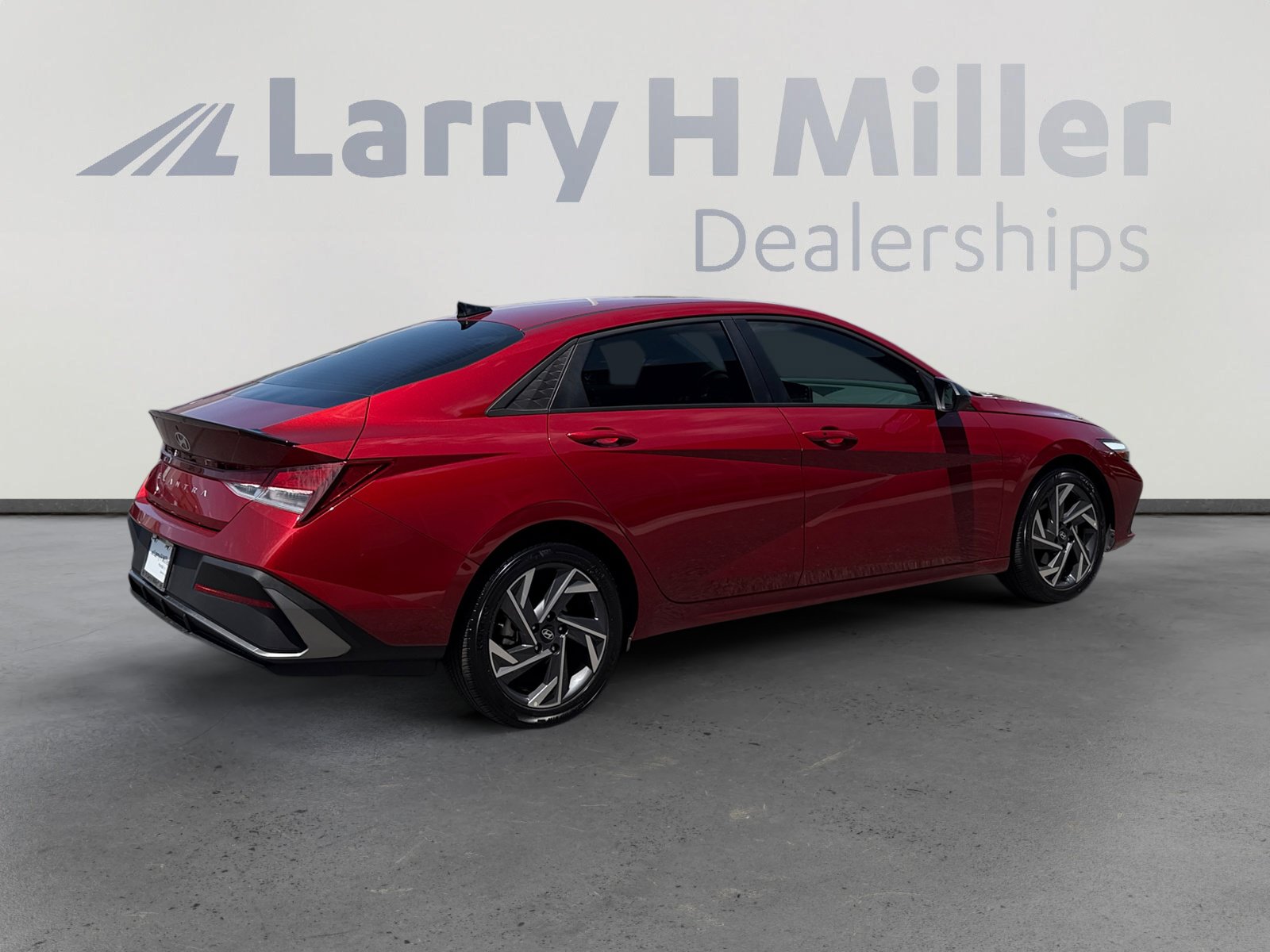 Used 2025 Hyundai Elantra Sport FWD image 5