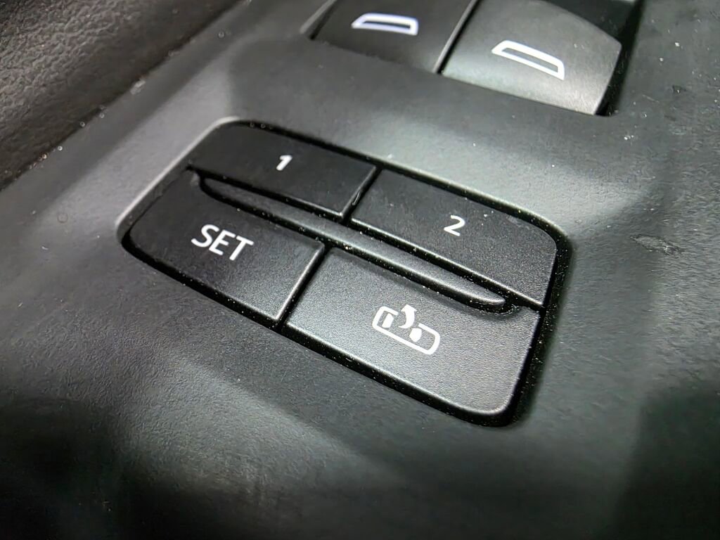 Used 2021 Chevrolet Suburban LT AWD/4WD image 22