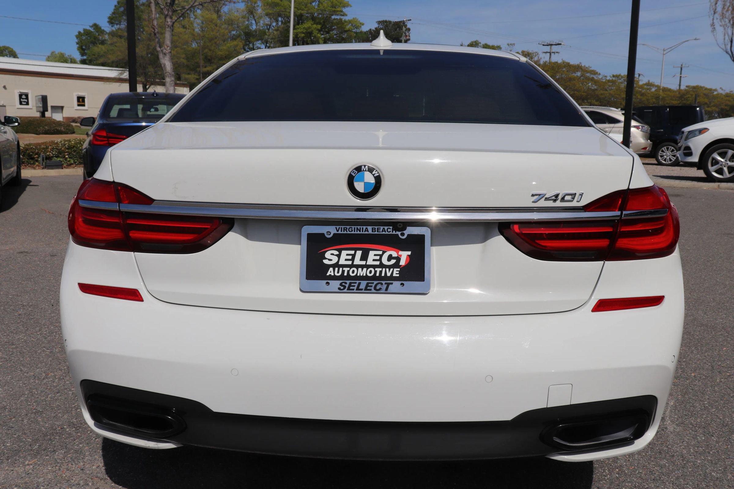 Used 2019 BMW 740i w/ M Sport Package RWD image 18
