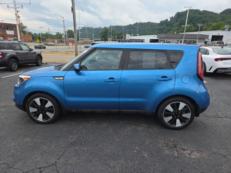 Used 2017 Kia Soul + w/ Designer's Package FWD image 4