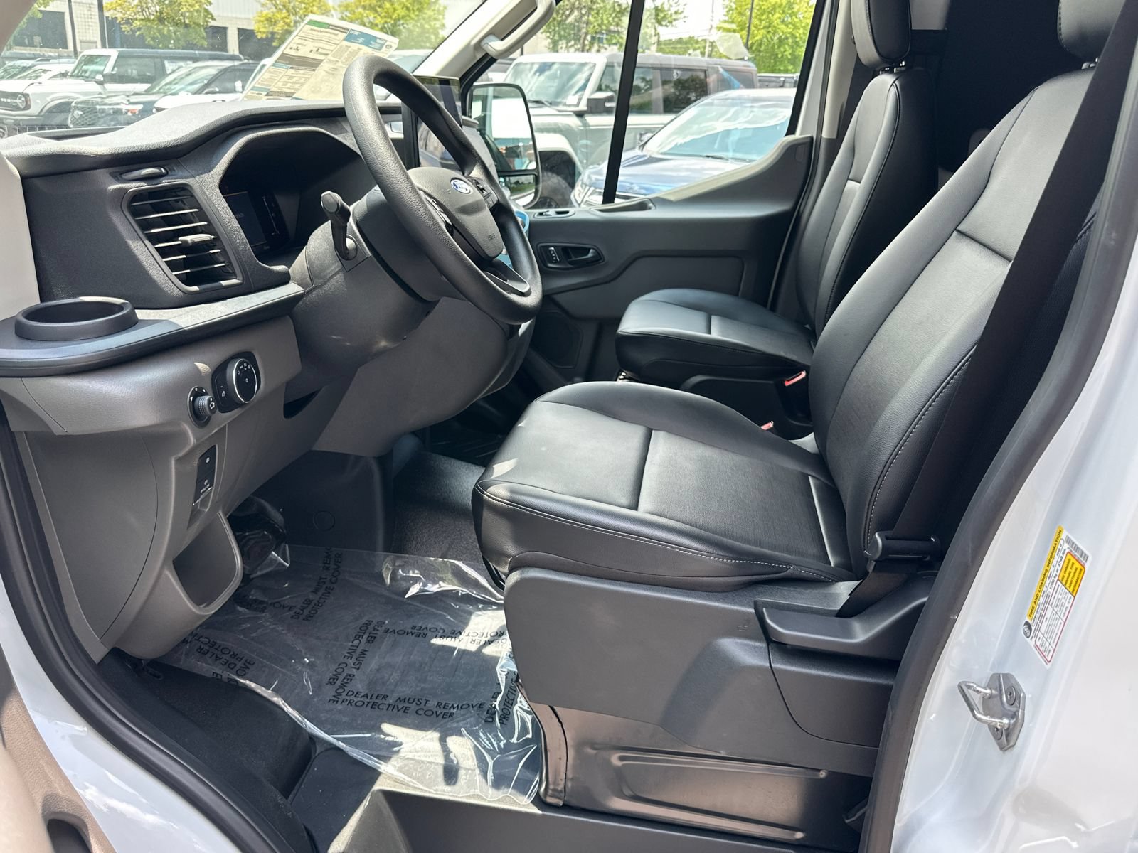 New 2026 Ford Transit 250 148 Medium Roof w/ Load Area Protection Package RWD image 10