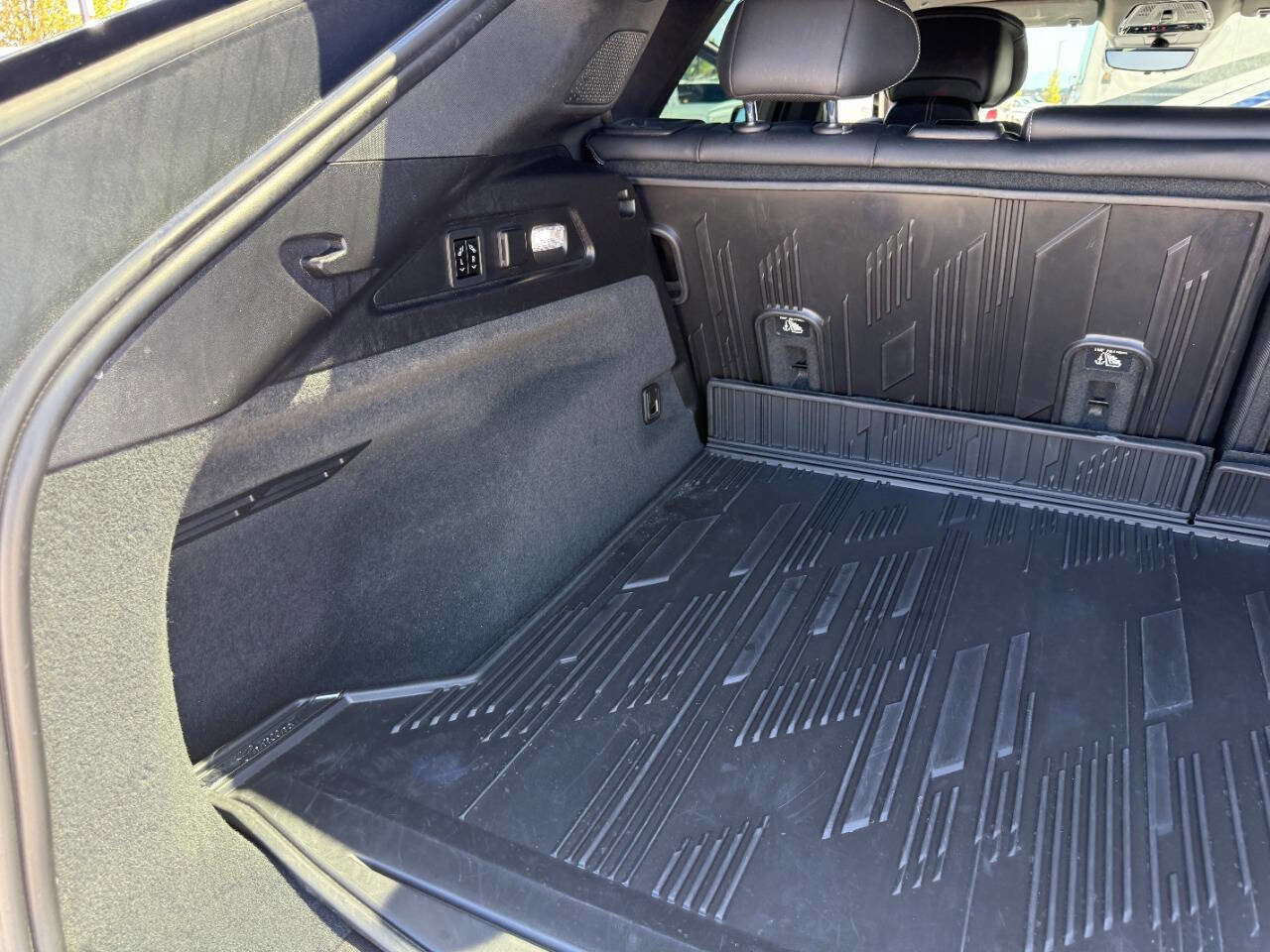 Used 2024 Cadillac Lyriq Luxury w/ LPO, Floor Liner Package AWD/4WD image 23