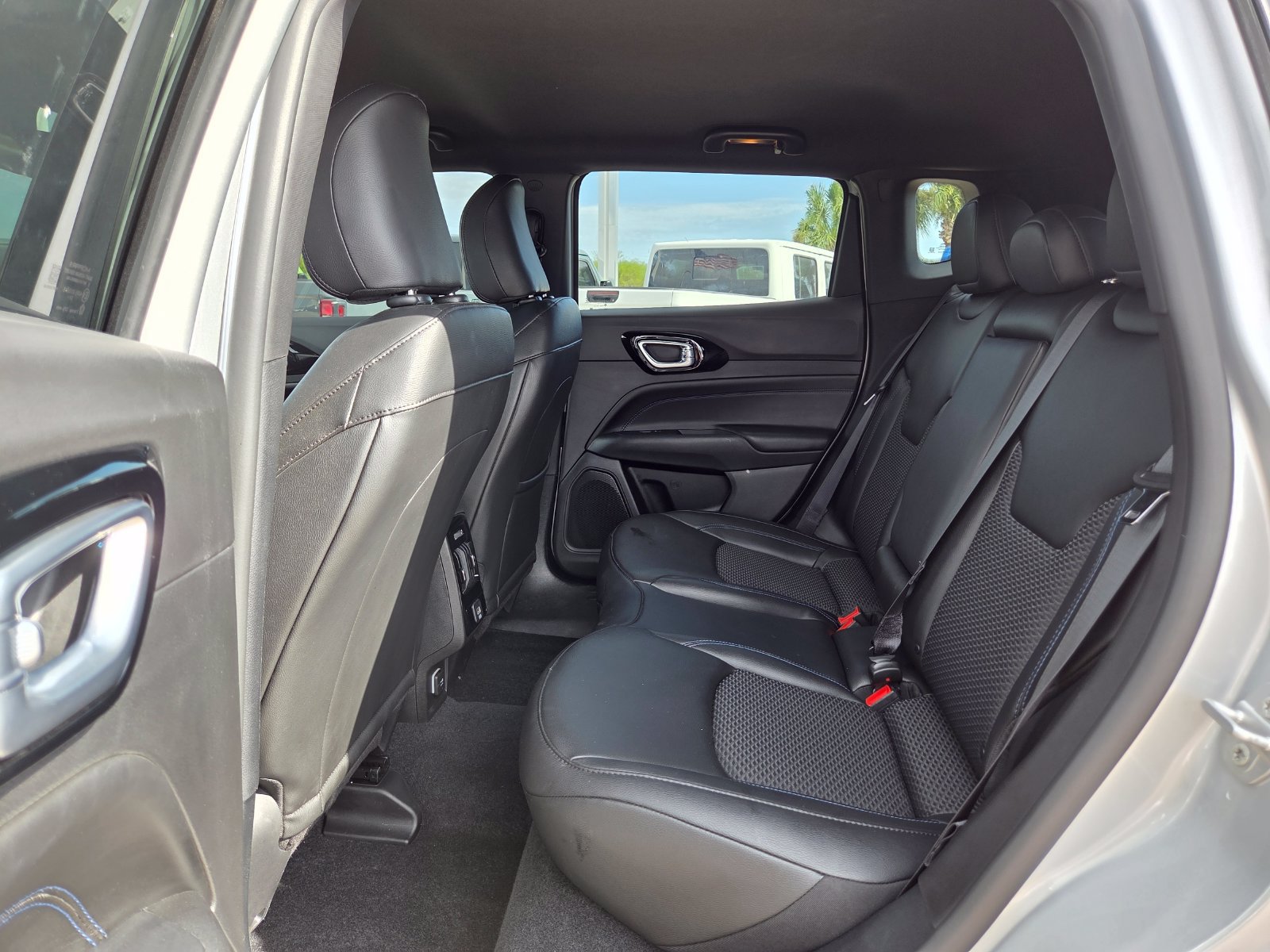 New 2026 Jeep Compass Latitude AWD/4WD image 15