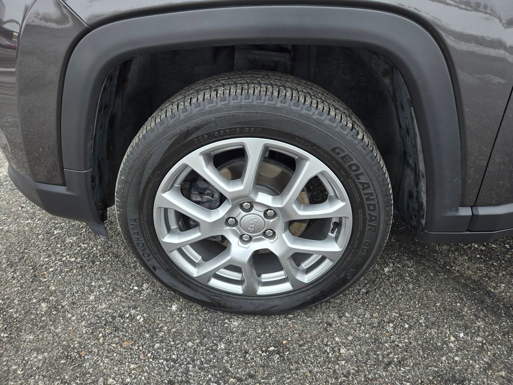 Used 2022 Jeep Compass Latitude image 28