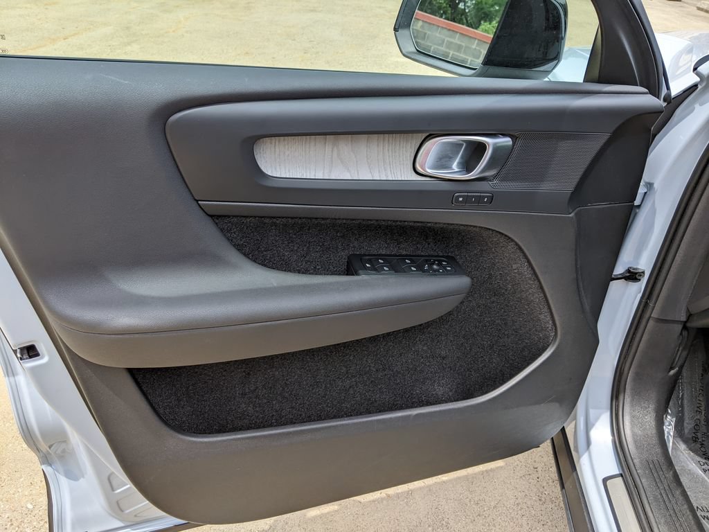 Certified 2024 Volvo XC40 B5 Core AWD/4WD image 9