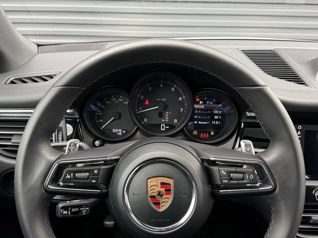 Certified 2026 Porsche Macan AWD/4WD image 17