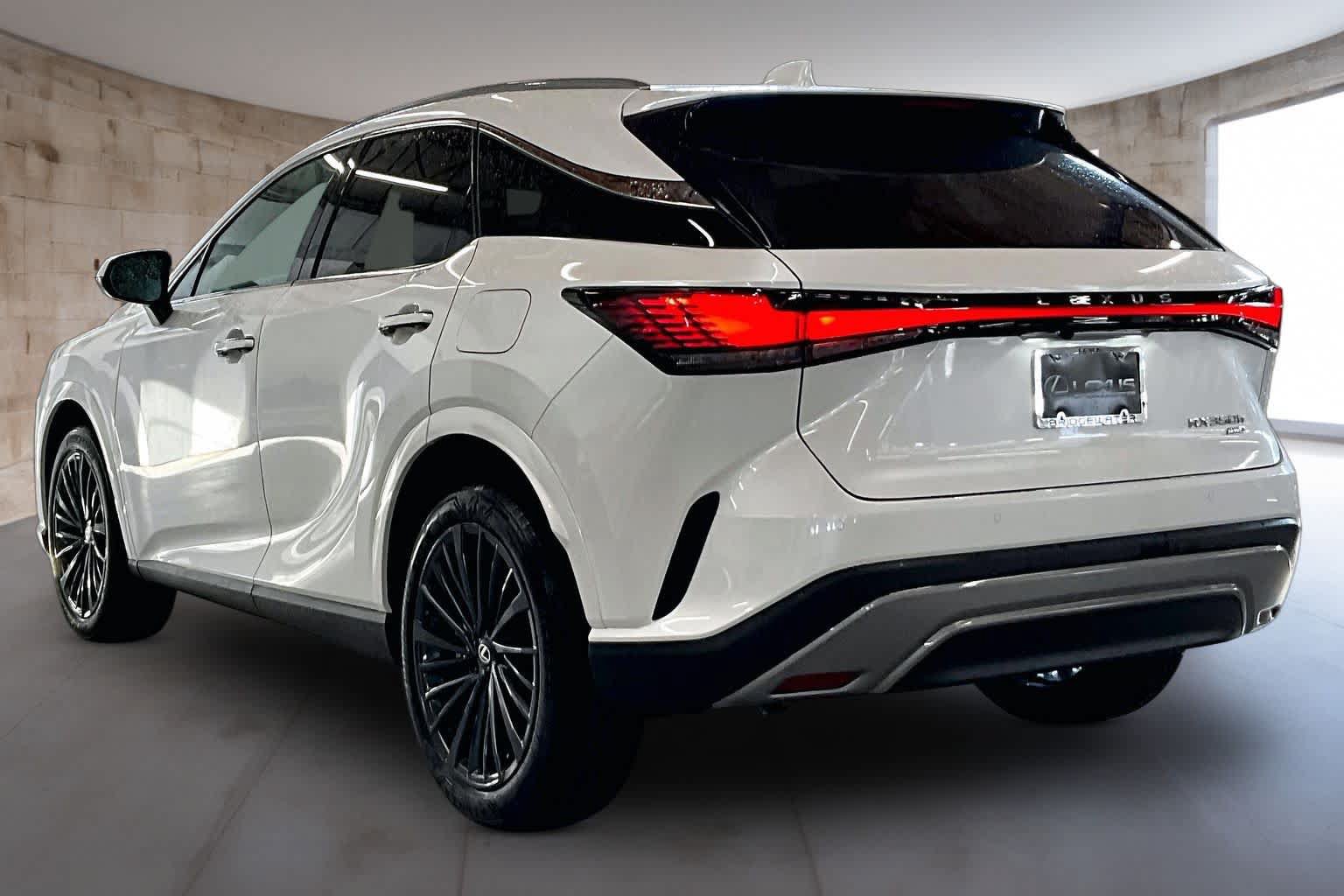 New 2026 Lexus RX 350h AWD/4WD image 3