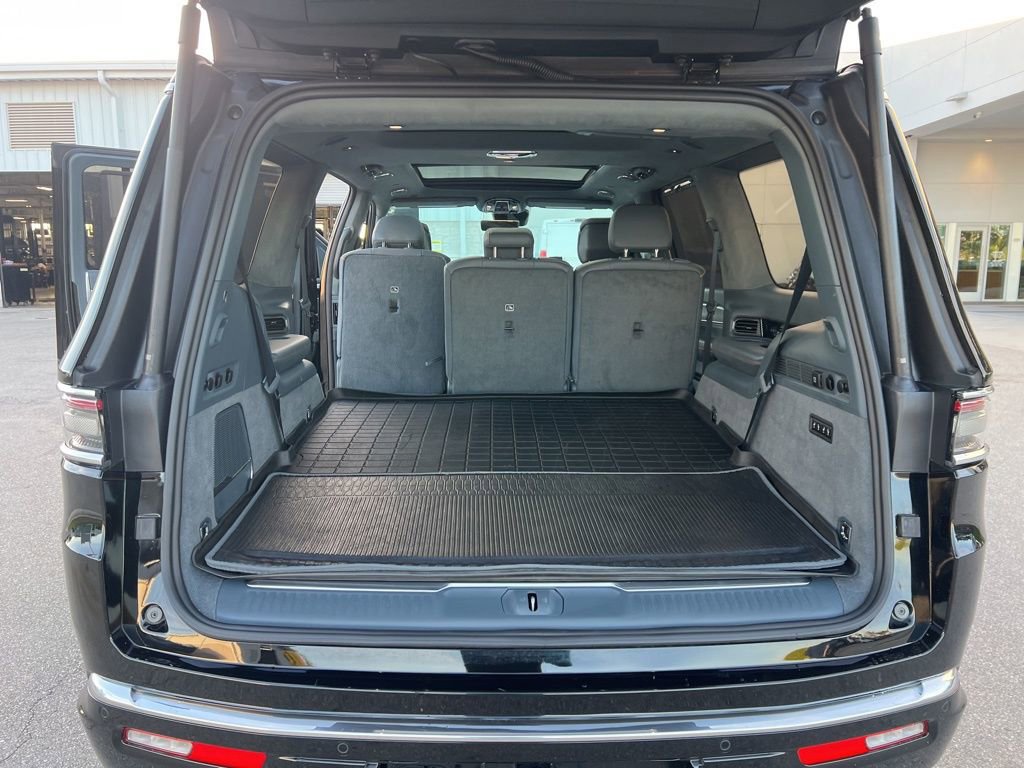 Used 2022 Jeep Grand Wagoneer Series III w/ Flexible Seating Group image 60