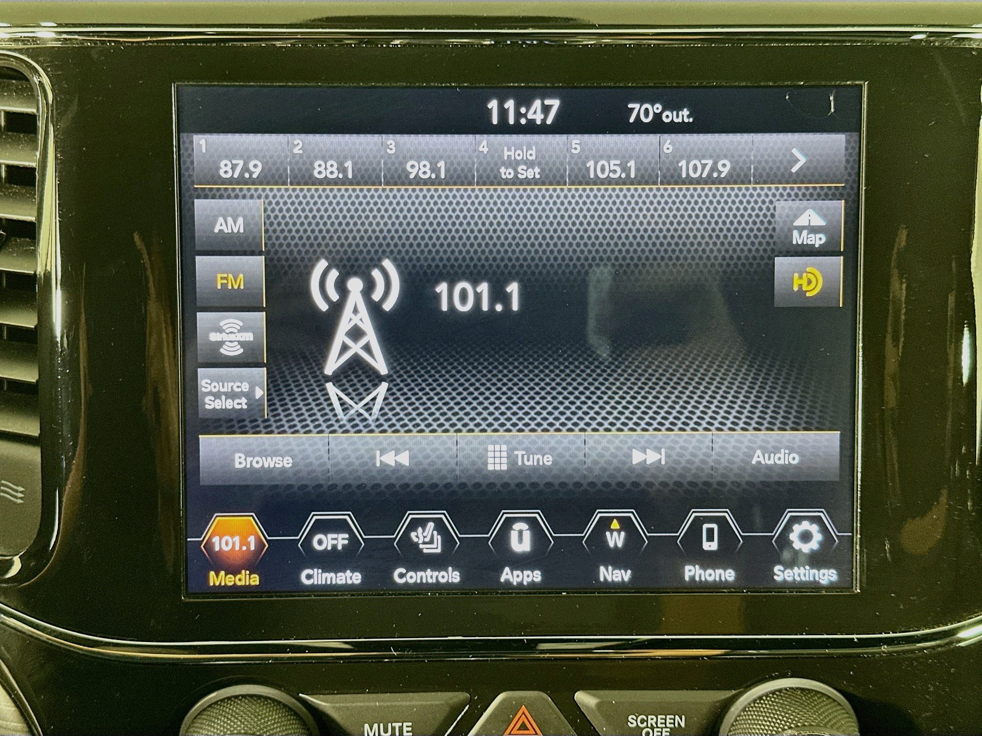 Used 2020 Jeep Grand Cherokee Altitude RWD image 19