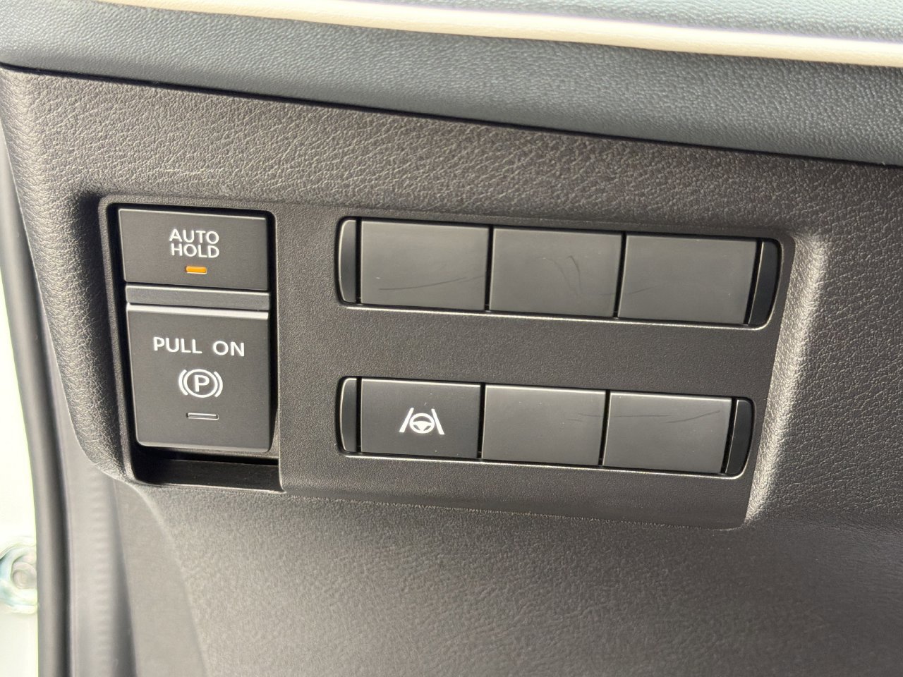 New 2026 Nissan Leaf w/ Illuminated Package FWD image 15