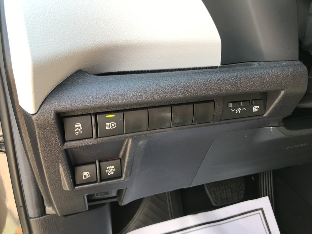 Certified 2025 Toyota Sienna XLE AWD/4WD image 15