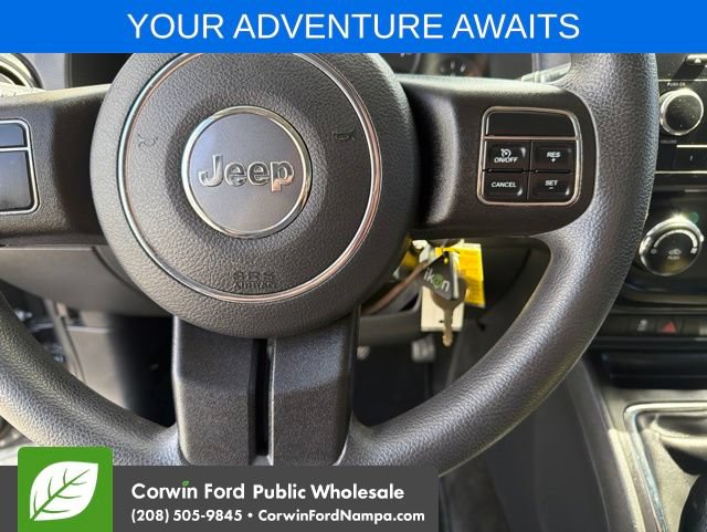 Used 2014 Jeep Compass Sport FWD image 15