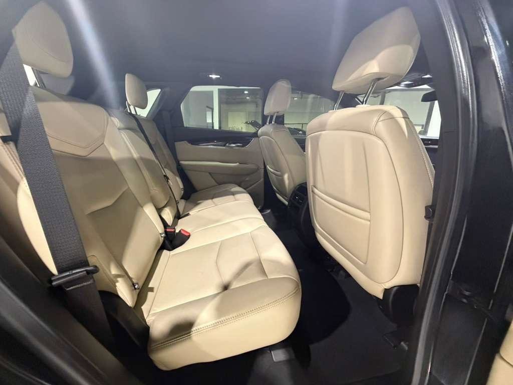 Used 2018 Cadillac XT5 Luxury w/ Driver Awareness Package image 10