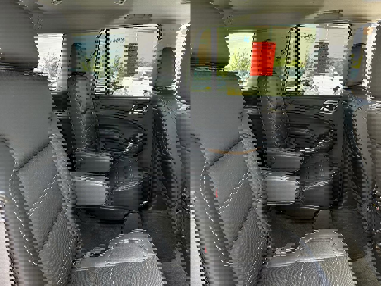 Used 2015 GMC Yukon Denali w/ Touring Package image 24