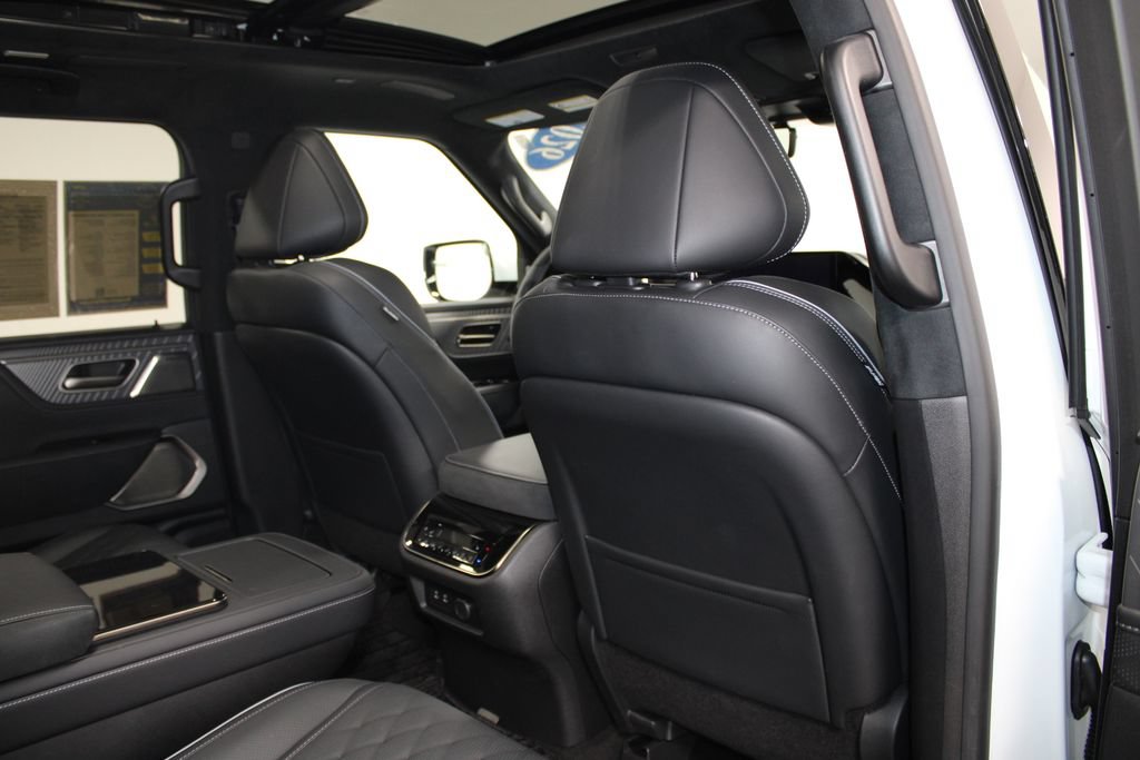 Used 2026 INFINITI QX80 Autograph w/ Autograph Exterior Package AWD/4WD image 35