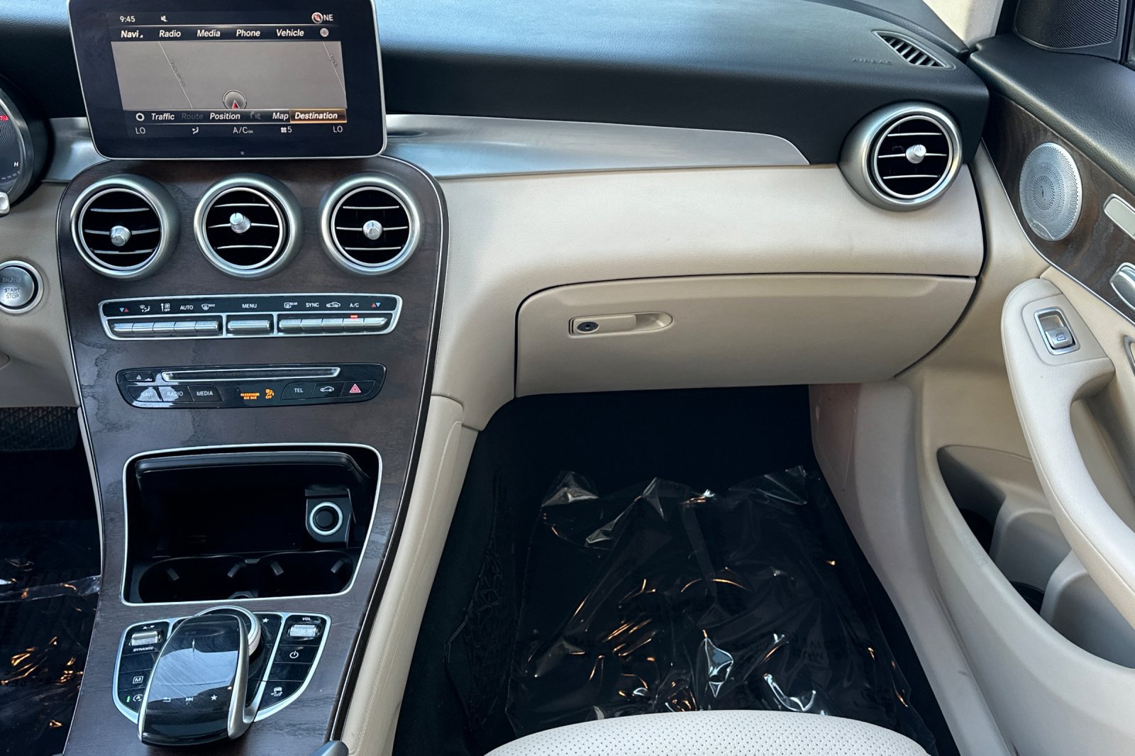 Used 2018 Mercedes-Benz GLC 300 4MATIC image 32
