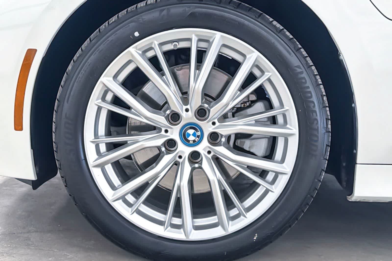 Used 2024 BMW 330e w/ Premium Package RWD image 26