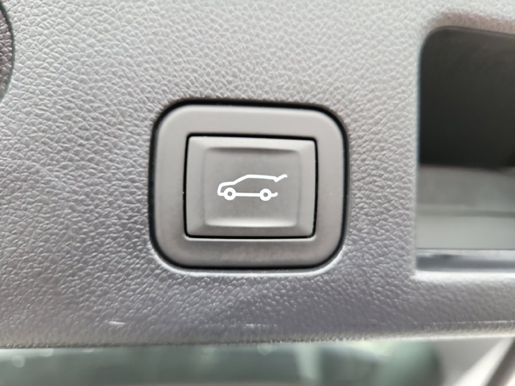 Used 2026 Chevrolet Equinox LT w/ Convenience Package II AWD/4WD image 12