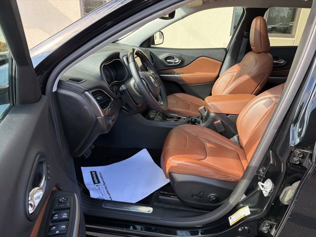Used 2019 Jeep Cherokee Overland w/ Technology Group image 22