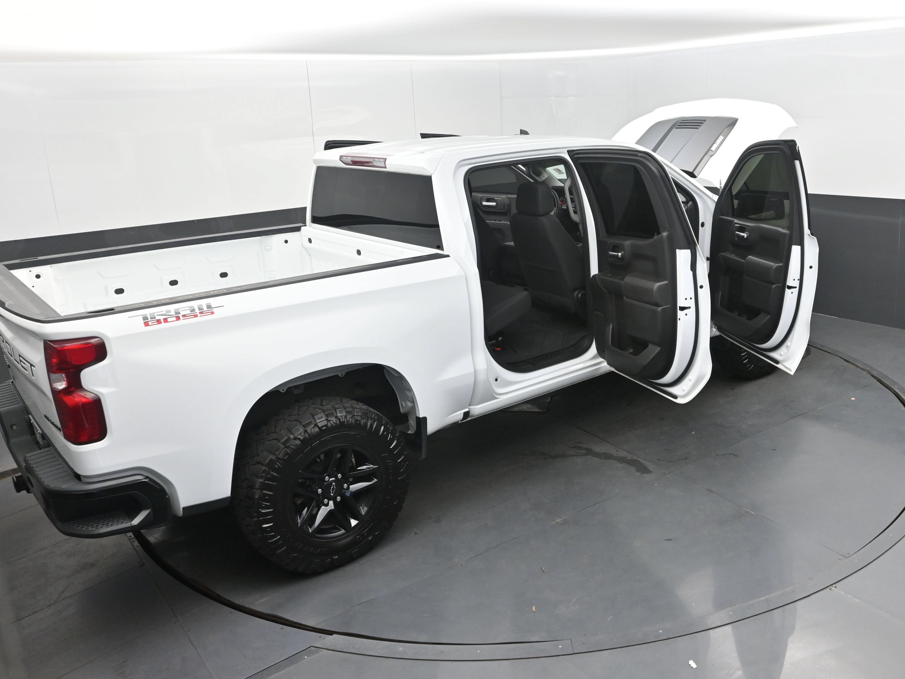 Used 2022 Chevrolet Silverado 1500 Custom Trail Boss w/ LPO, Dark Essentials Package AWD/4WD image 53