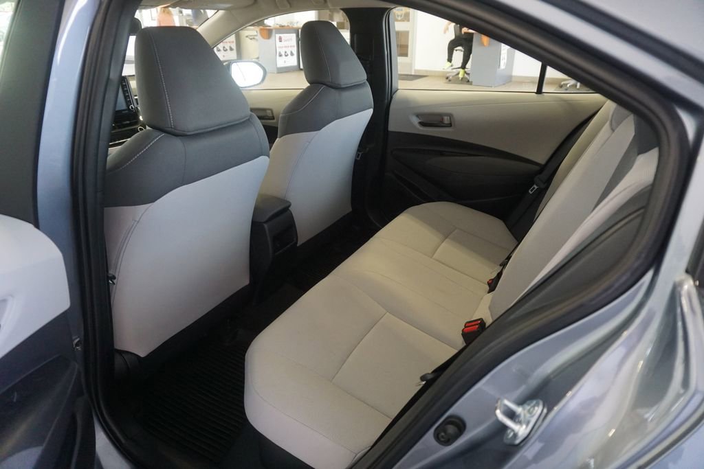 Used 2022 Toyota Corolla LE FWD image 18