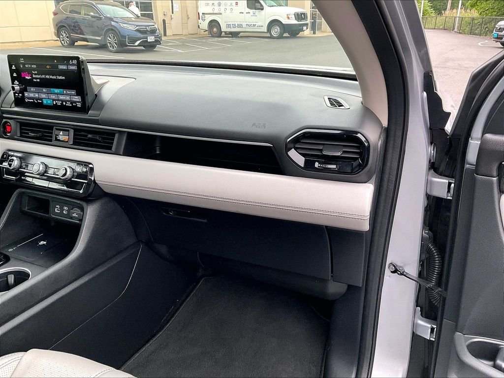 Used 2023 Honda Pilot Elite image 12