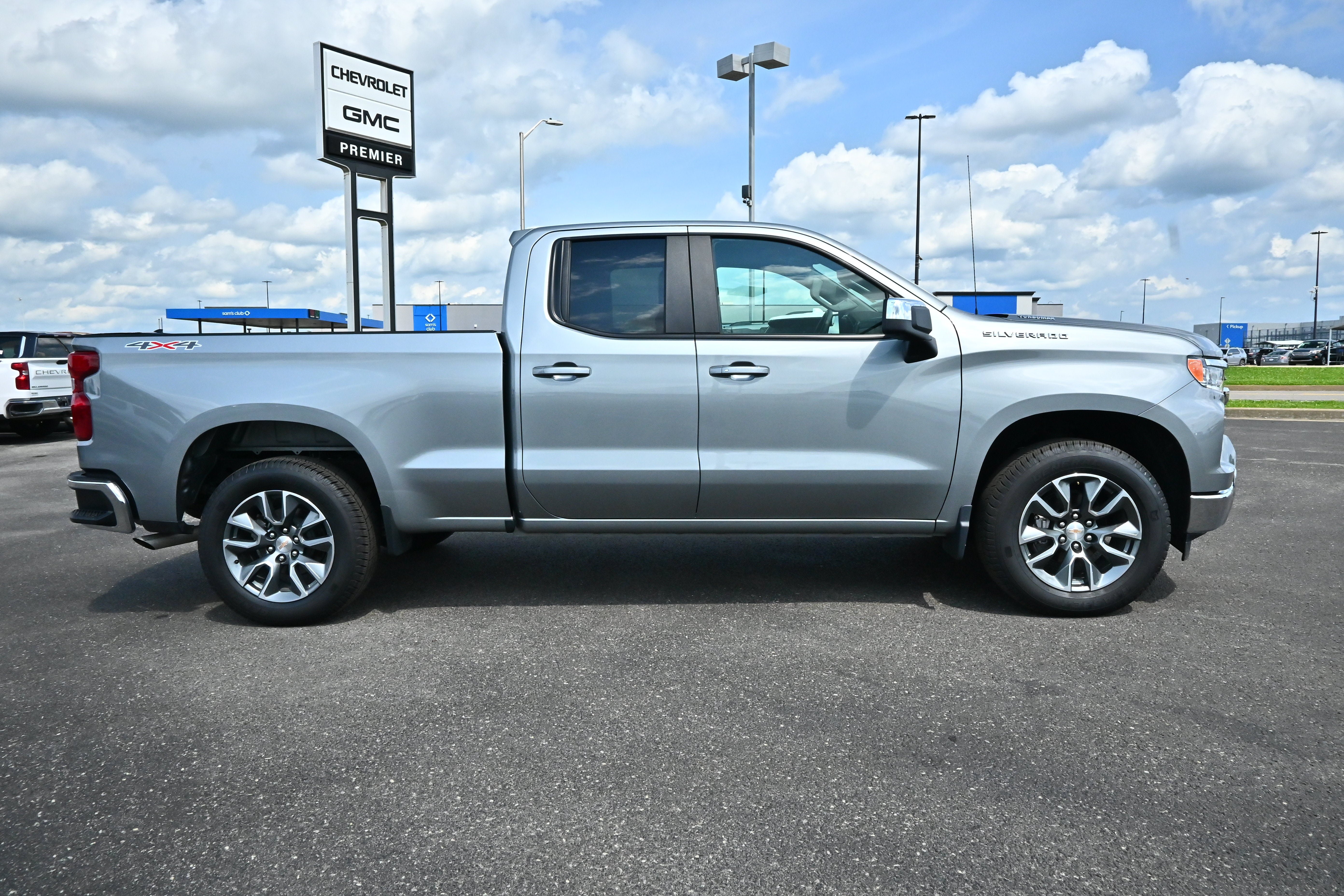 Used 2026 Chevrolet Silverado 1500 LT AWD/4WD image 5