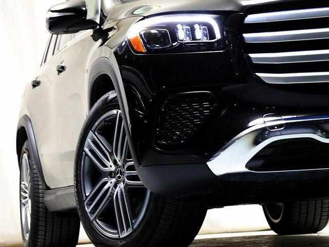 Certified 2026 Mercedes-Benz GLS 450 4MATIC image 4