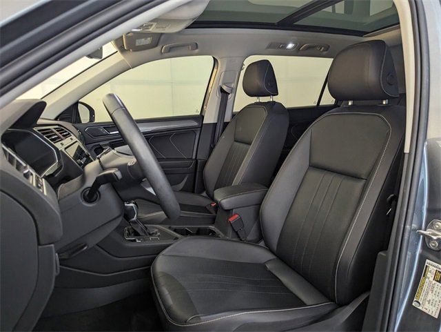 Certified 2022 Volkswagen Tiguan SE w/ Panoramic Sunroof Package image 5
