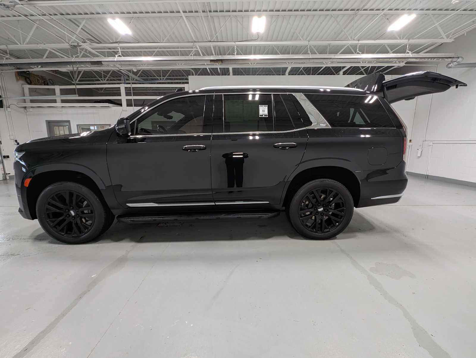 Certified 2021 Cadillac Escalade Premium Luxury image 12