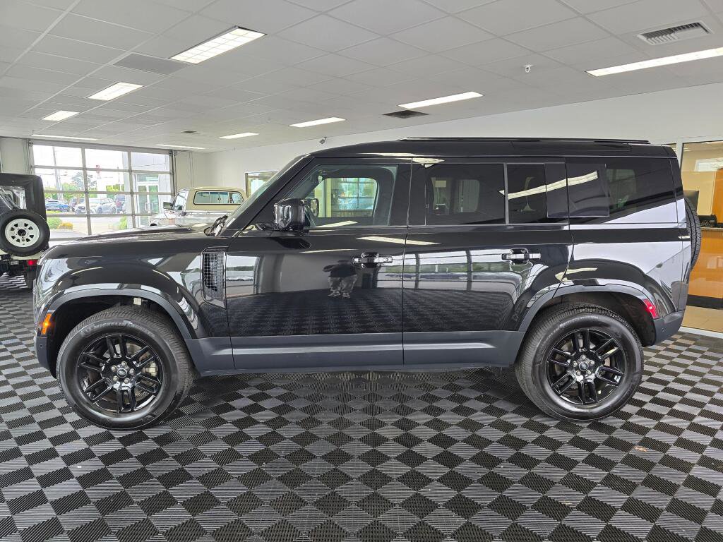 Used 2025 Land Rover Defender 110 S AWD/4WD image 6