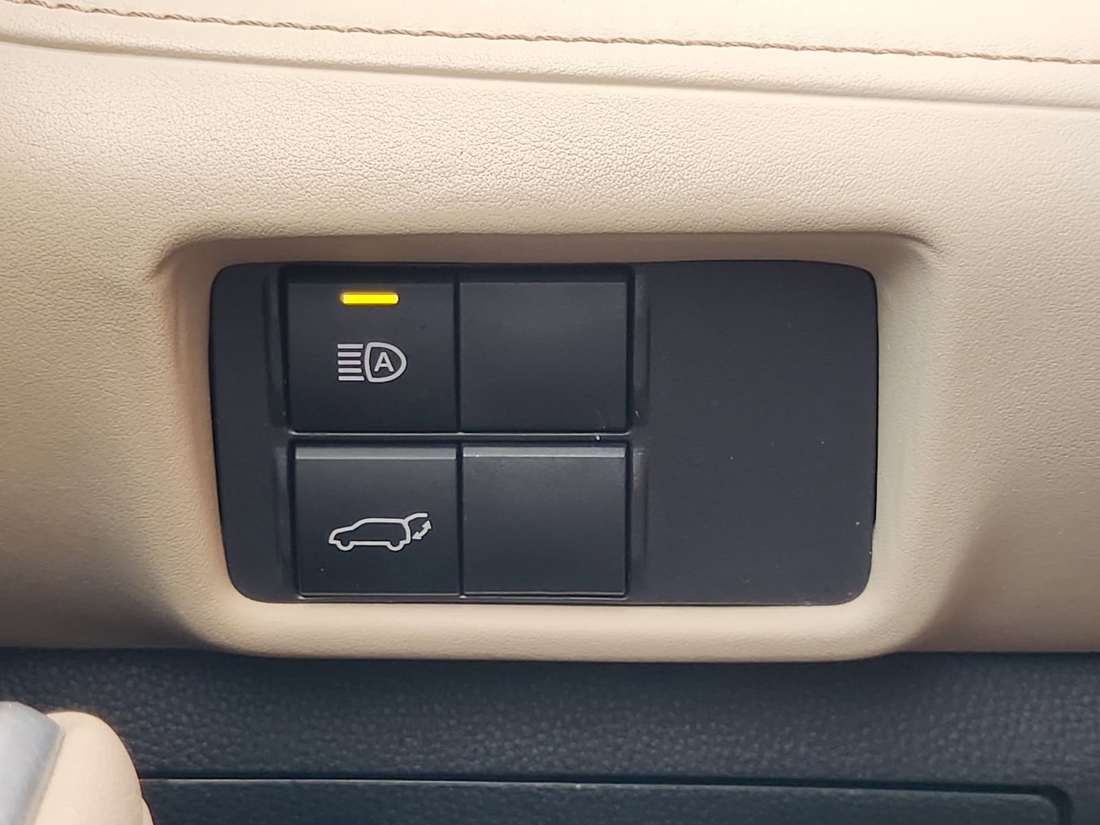 Used 2023 Toyota Highlander XLE image 24