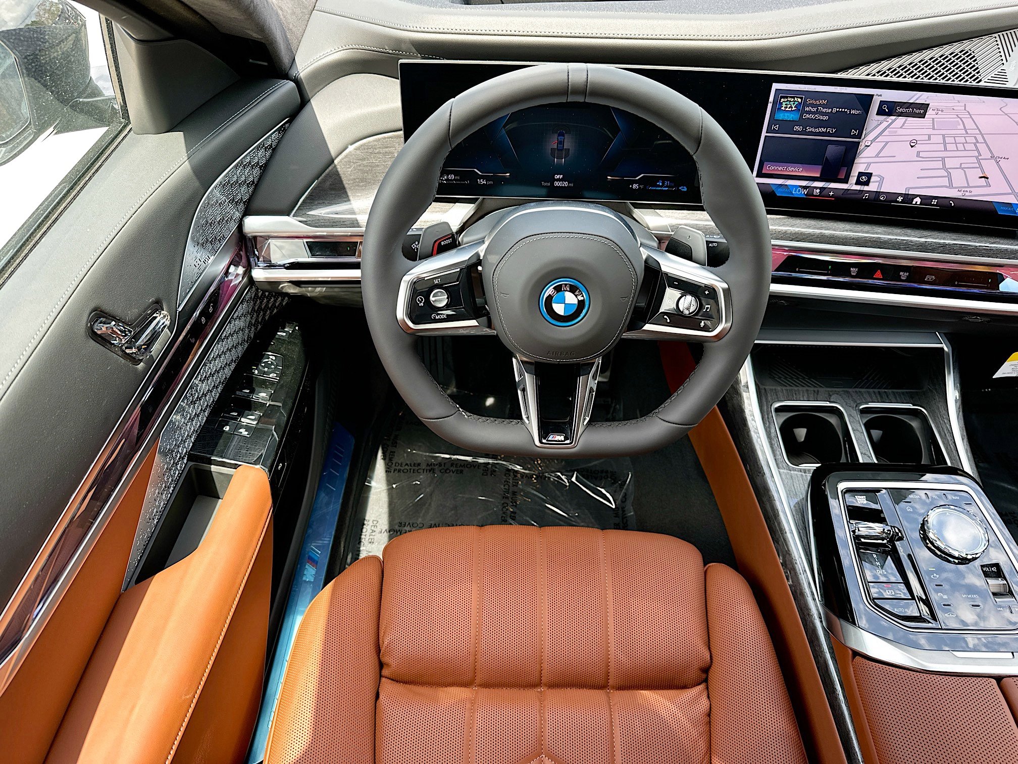 New 2025 BMW 750e xDrive w/ Luxury Rear Seating Package image 19