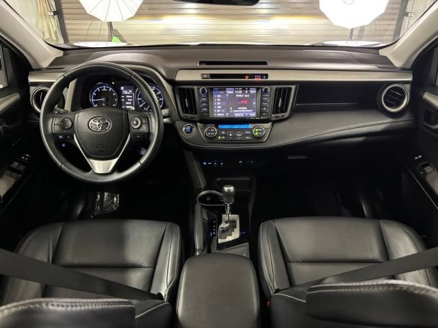 Used 2018 Toyota RAV4 Limited FWD image 14