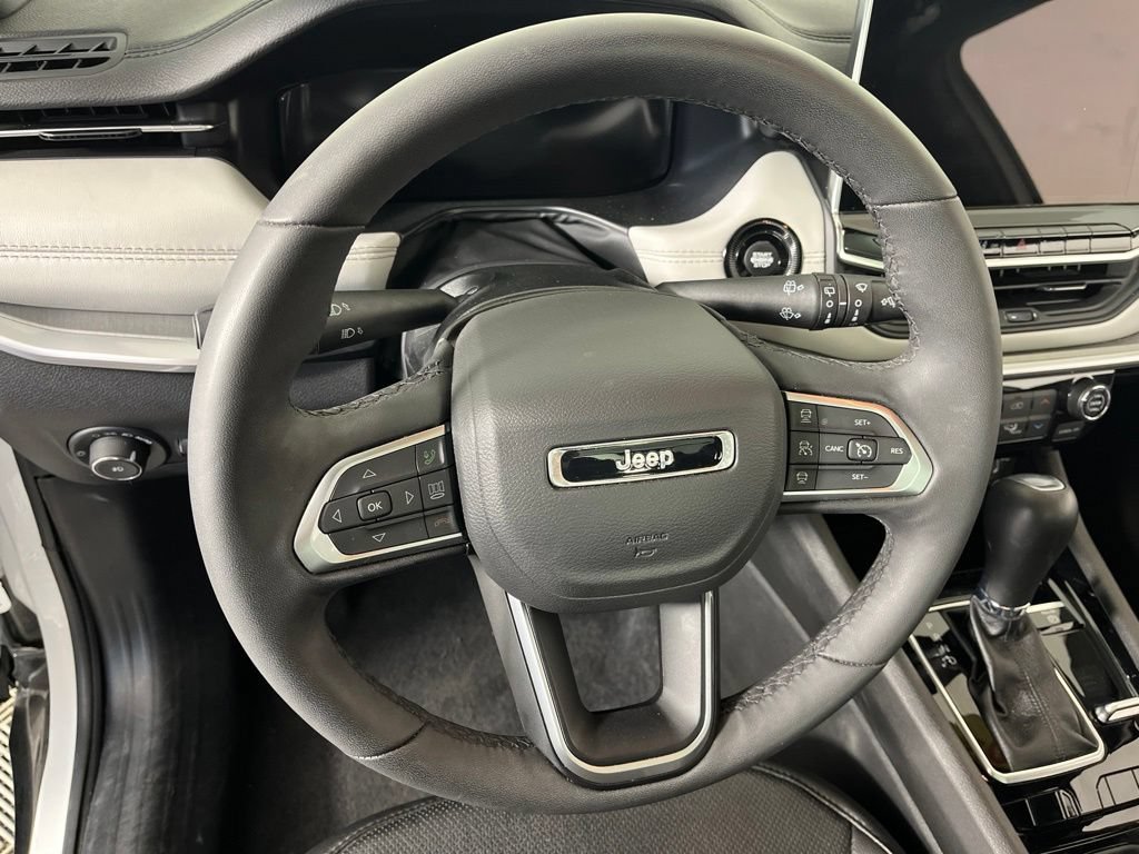 Used 2025 Jeep Compass Limited w/ Elite Group AWD/4WD image 33