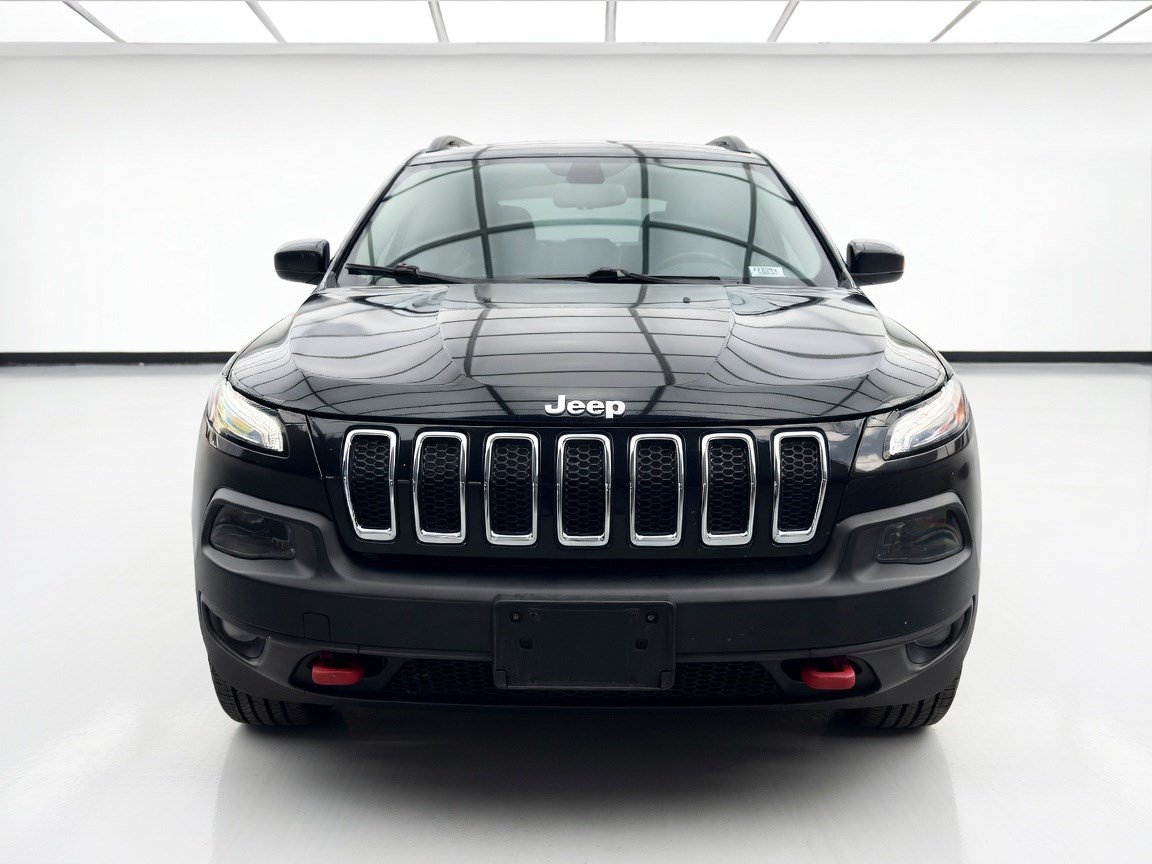 Used 2016 Jeep Cherokee Trailhawk w/ Leather Interior Group AWD/4WD image 2