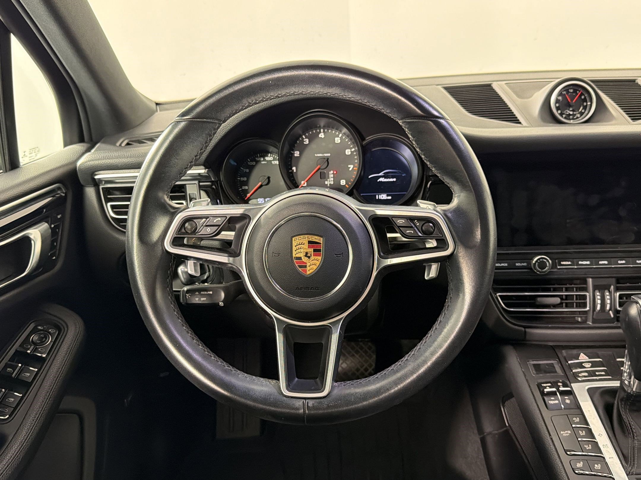 Used 2020 Porsche Macan AWD/4WD image 4