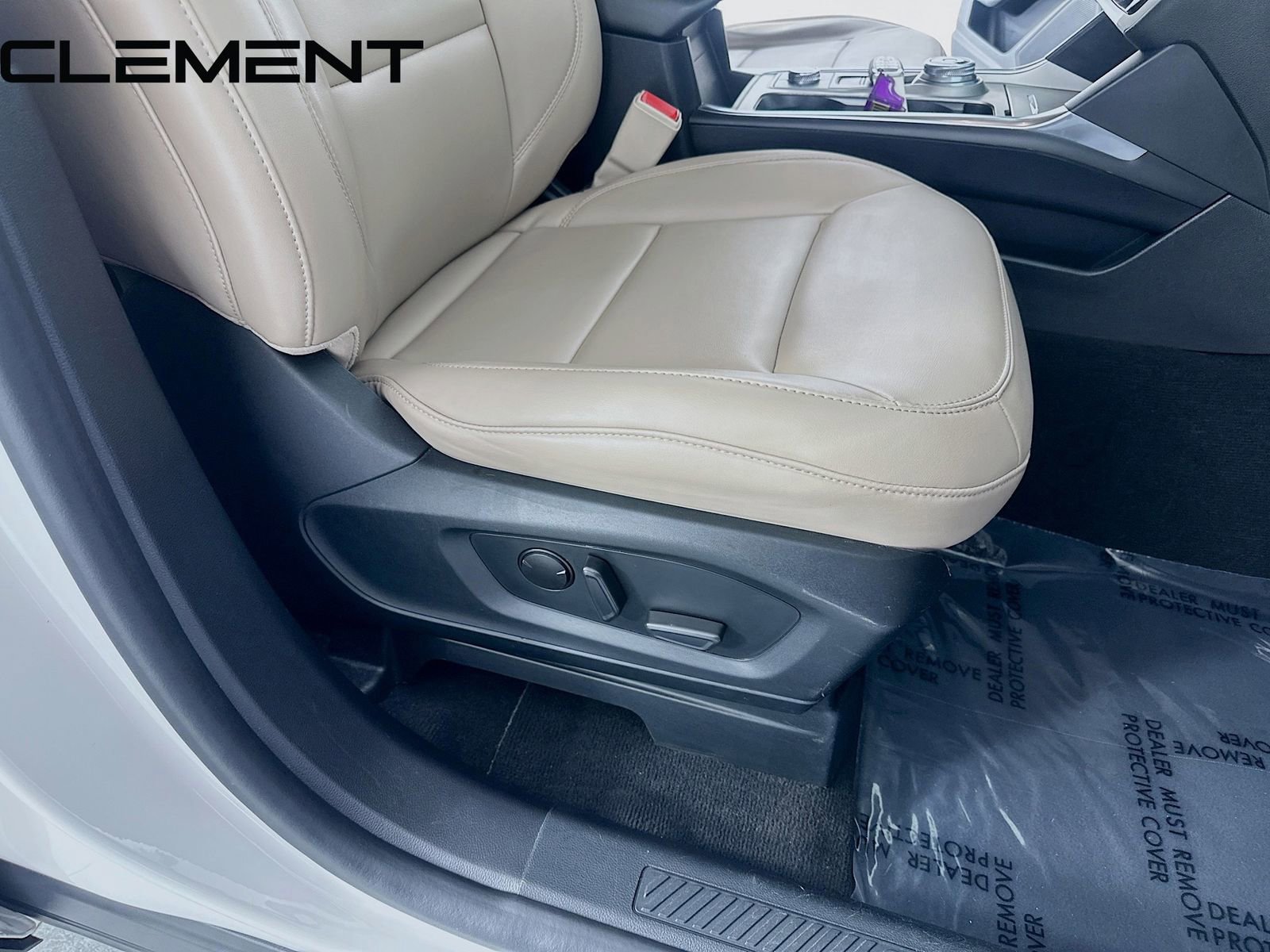 Used 2022 Ford Explorer XLT w/ Equipment Group 202A AWD/4WD image 35