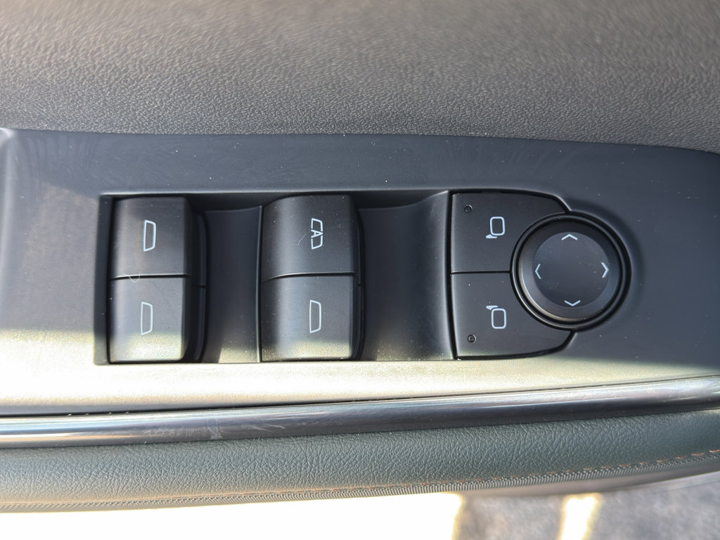 Used 2024 GMC Acadia AT4 w/ Super Cruise Package image 12