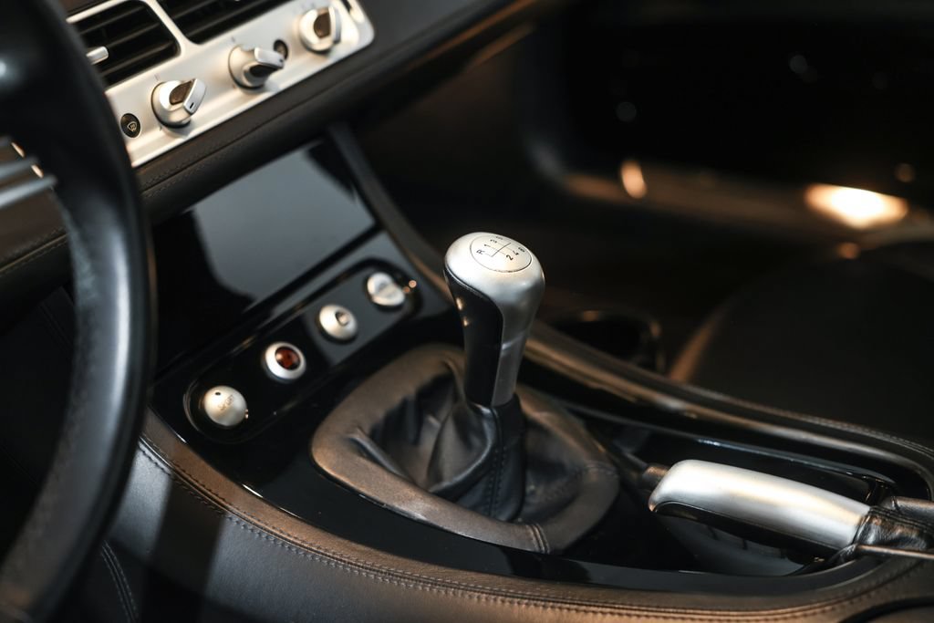 Used 2002 BMW Z8 RWD image 23