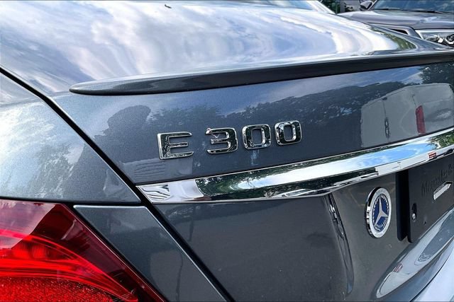Used 2017 Mercedes-Benz E 300 4MATIC image 8