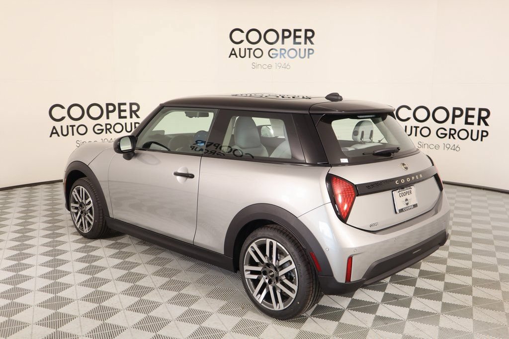 New 2025 MINI Cooper 2-Door Hardtop FWD image 23