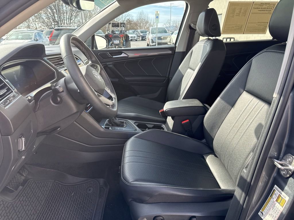 Certified 2023 Volkswagen Tiguan SE w/ Panoramic Sunroof Package image 23