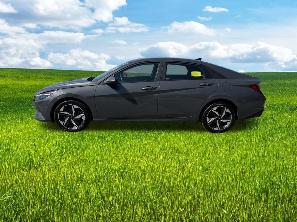 Used 2023 Hyundai Elantra SEL w/ Convenience Package FWD image 8