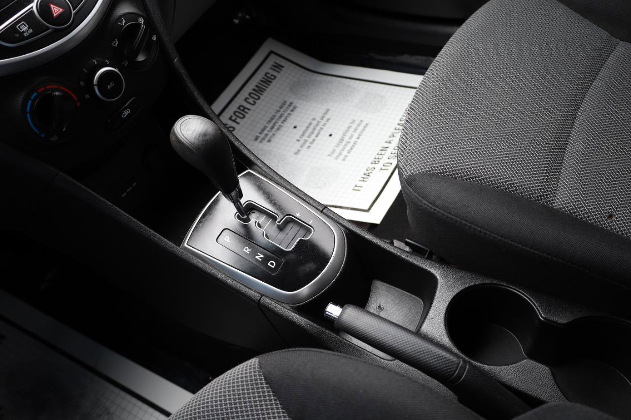 Used 2013 Hyundai Accent GS image 10