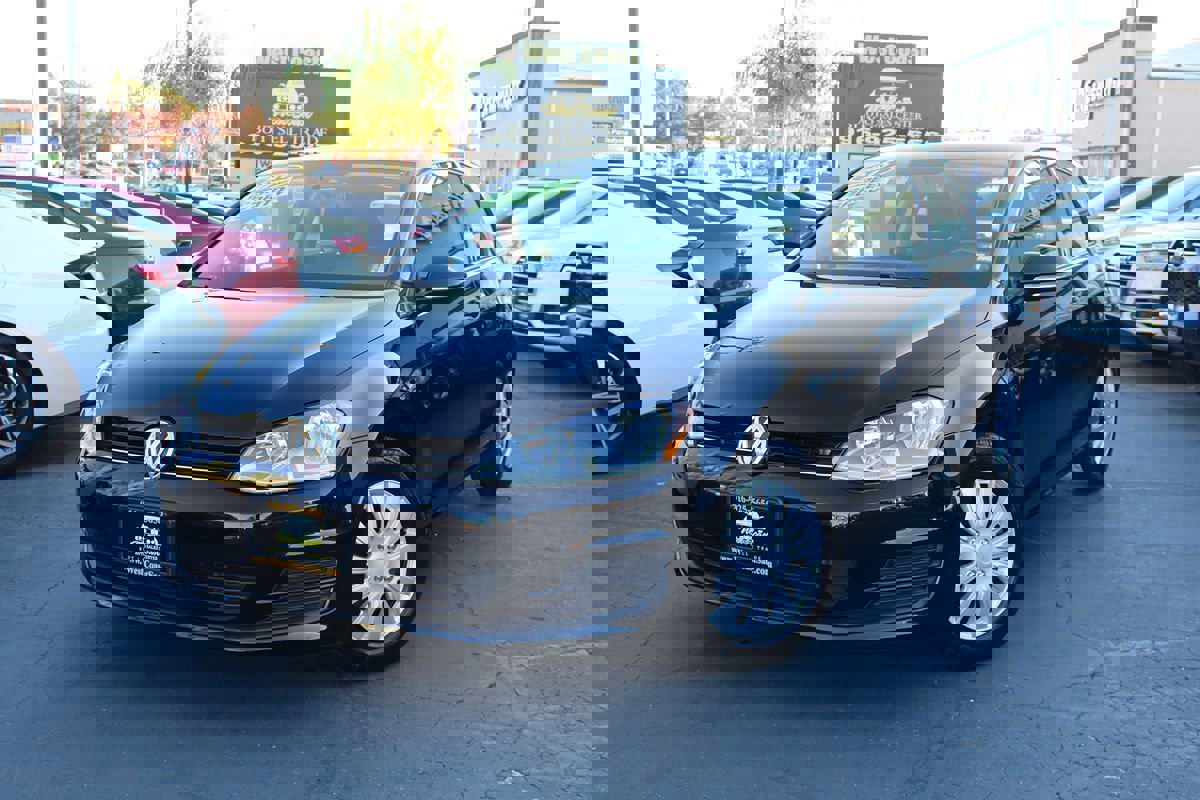 Used 2015 Volkswagen Golf Launch Edition image 34